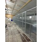 Structure pour des boxes interieurs pour une pension canine